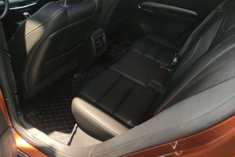 Used Cadillac XT4 2018 28T Two-Wheel Drive Leading Version