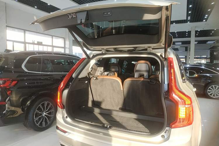 Used Volvo XC90 2019 T6 Zhiyi Edition 7-Seater China VI Standard