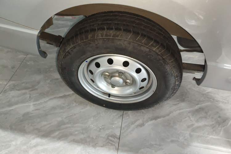 Used Wuling Rongguang S 2023 1.5L Basic Enclosed-Window Vehicle 2 Seats
