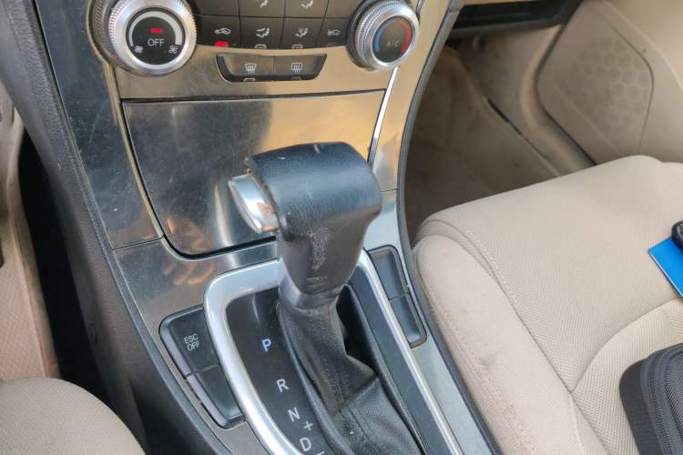 Used Brilliance V5 2012 1.5T Automatic Two-Wheel Drive Luxury Version