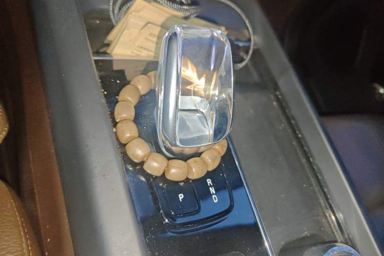 Used Volvo XC60 New Energy 2023 T8 Plug-in Hybrid Long-Range All-Wheel Drive Smart Luxury Edition Gear Lever