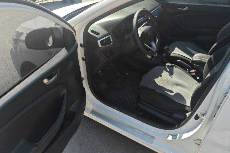 Used Hyundai Verna (older generation) 2017 1.4L Manual Refreshed Version China VI Standard