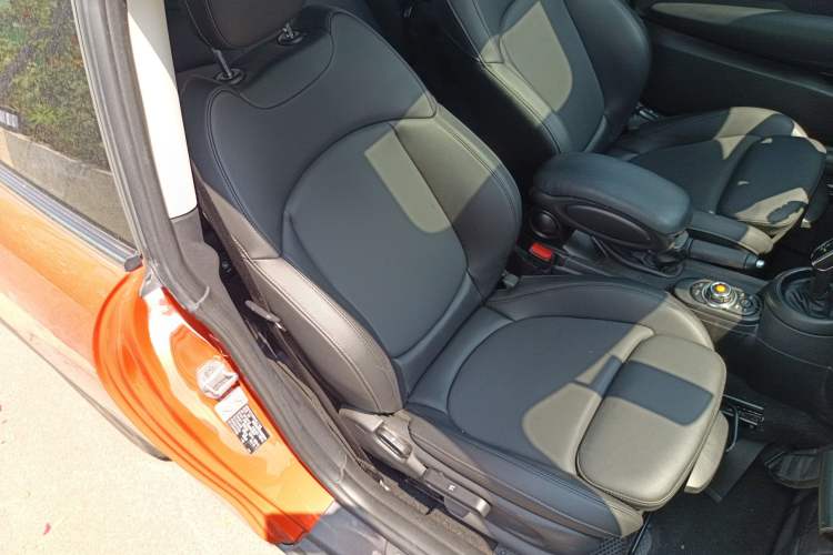 Used MINI MINI 2021 1.5T COOPER Classic Edition