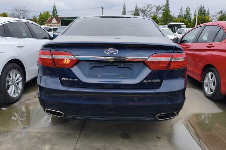 Used Ford Taurus 2016 EcoBoost 180 Luxury Model