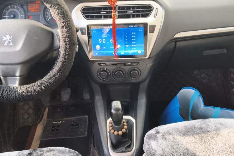 Used Peugeot 301 2016 1.6L Manual Comfort Edition Audio And AC Panel