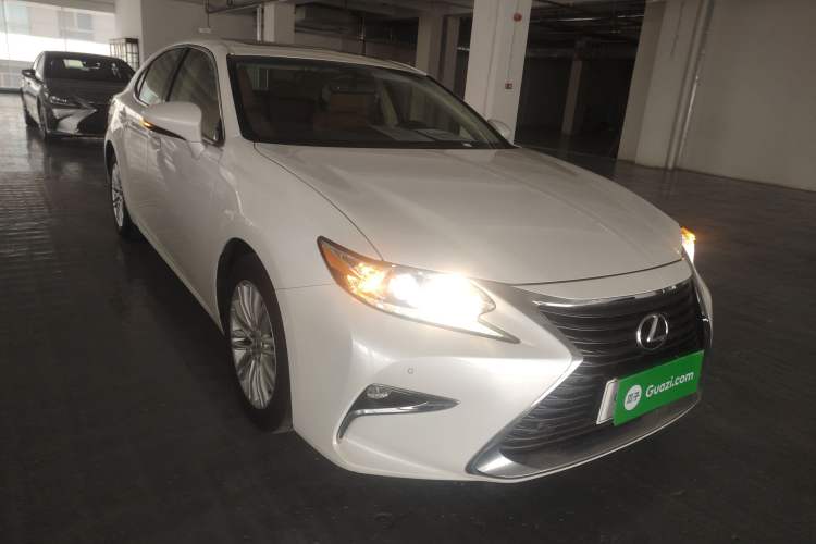 Used Lexus ES 2016 200 Midnight Special Limited Edition