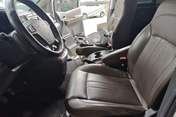 Used FORTHING Lingzhi PLUS 2021 Travel Edition 2.0L Manual Luxury 7-Seater