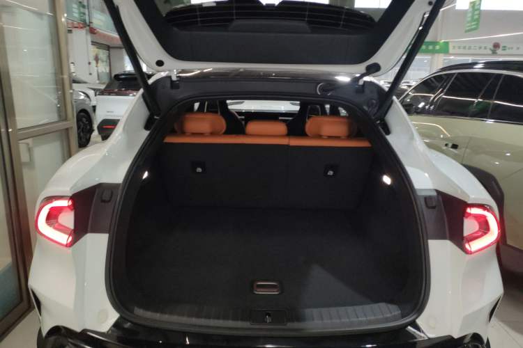 Used Xiaomi Auto YU7 2025 Ultra-Long Range High-Performance All-Wheel-Drive Max Edition
