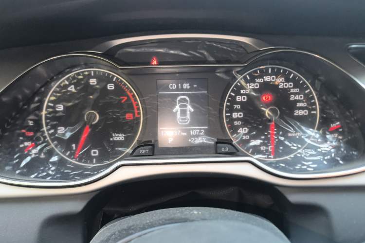 Used Audi A4L 2013 35 TFSI Automatic Comfort Model Instrument Cluster