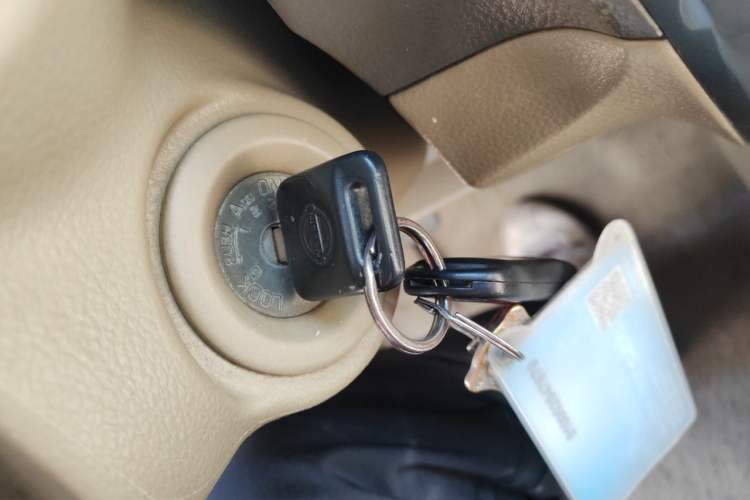 Used Nissan Livina 2009 1.6L Manual All-Around Model