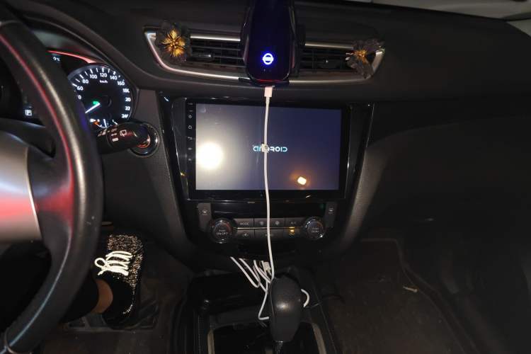 Used Nissan X-Trail 2016 2.5L CVT Sport Edition 4WD Audio And AC Panel