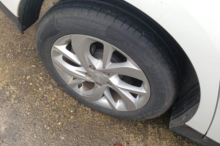 Used Buick Velite 6 2023 Revised Version 430 km Range – Commuter Edition Exterior 5