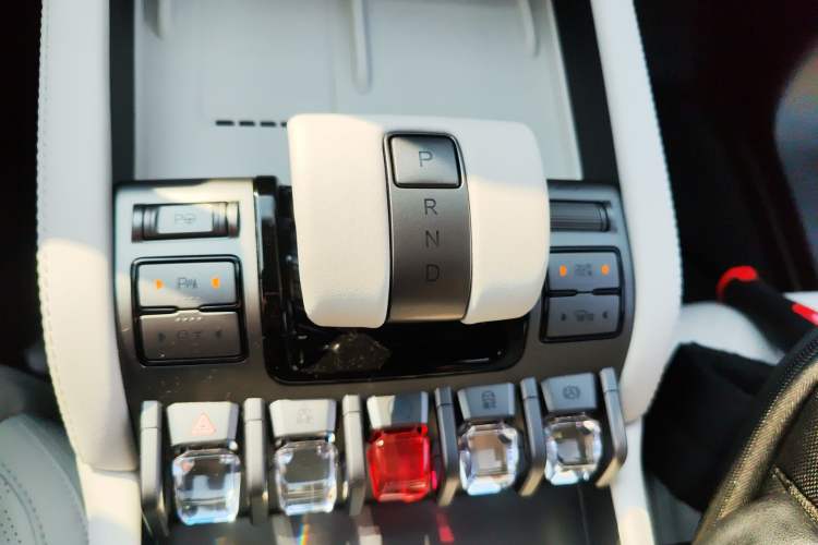 Used Formula Leopard Titanium 3 2025 501 km All-Wheel Drive Intelligent Driving Max Edition