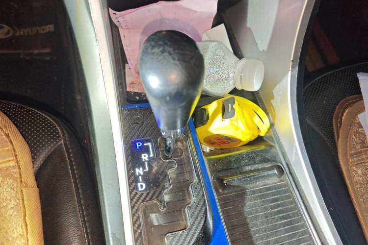 Used Hyundai Sonata 2013 2.4L Automatic Luxury Version China IV Standard Gear Lever