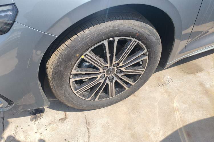 Used Geely Auto Preface 2026 Model Oriental Yao 1.5TD Fuyao Edition Left Front Wheel Hub