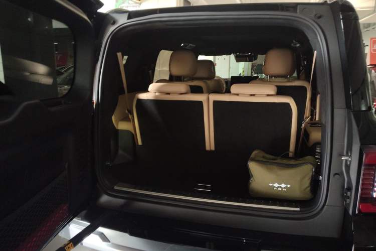 Used Formula Leopard 8 2025 Smart & Brave Flagship Edition 6 Seats Trunk