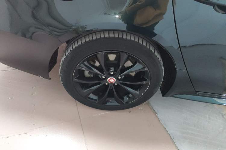 Used Jaguar XFL 2019 XFL 2.0T 250 PS Four-Wheel Drive Luxury Edition
