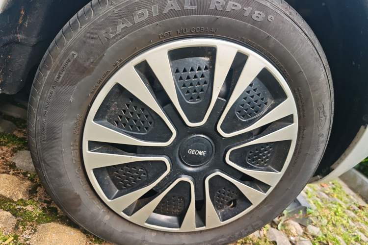 Used Geely Galaxy Panda 2023 Panda Mini 200km Endurance Bear Right Front Wheel Hub