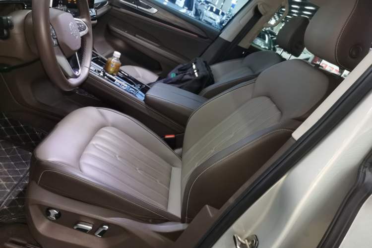 Used Volkswagen Viloran 2024 330TSI Luxury Edition
