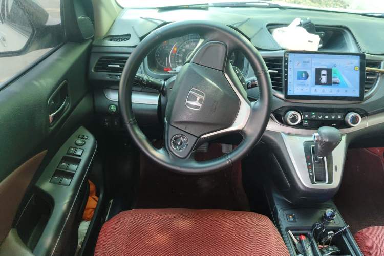 Used Honda CR-V 2015 2.0L two-wheel drive urban version
