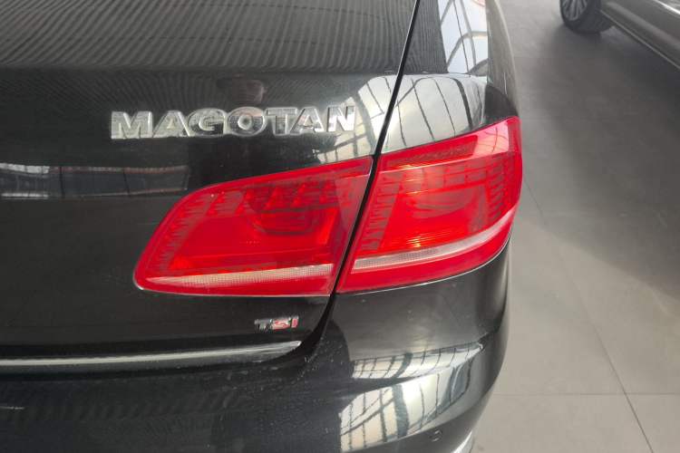 Used Volkswagen Magotan 2016 1.8TSI Luxury Comfort Model