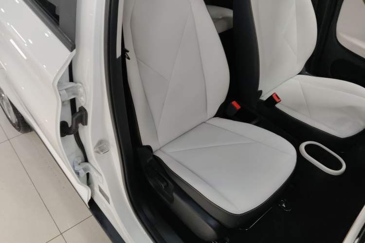Used Chery QQ Domi 2025 Model 305km Comfort Edition Right Front Seat