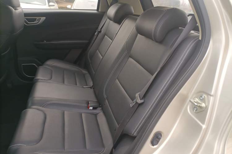 Used Geely Auto Vision X3 2017 1.5L Manual Elite Model Interior 4