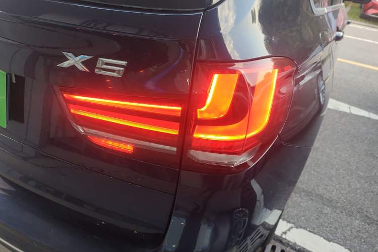 Used BMW X5 2017 xDrive28i Right Rear Taillight