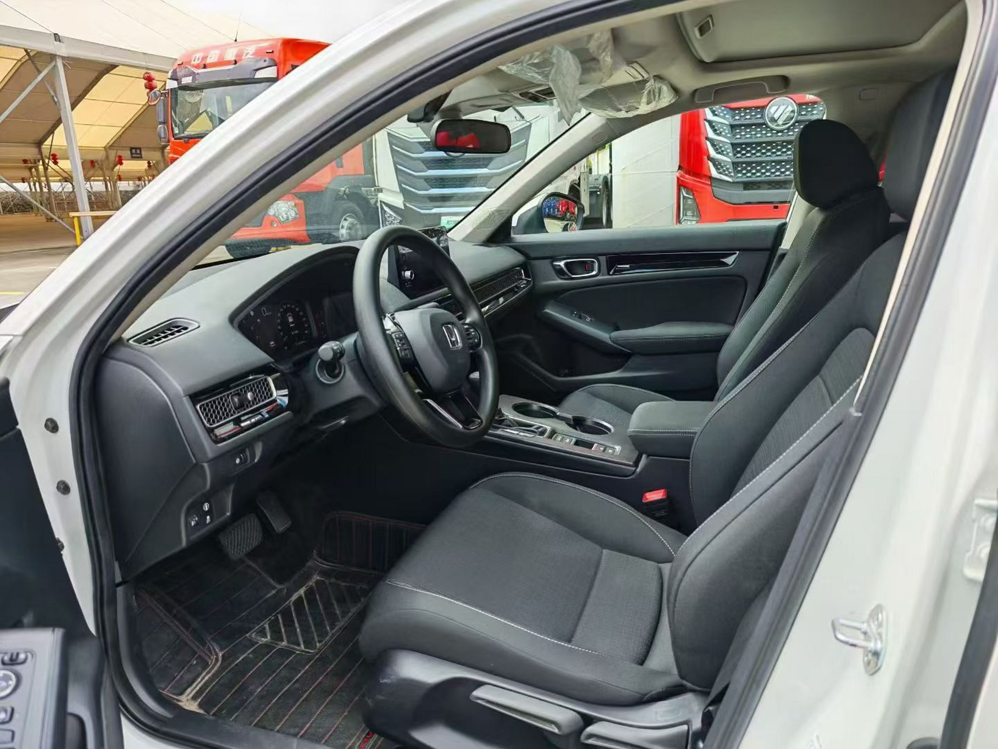 Vordere Reihe im Auto