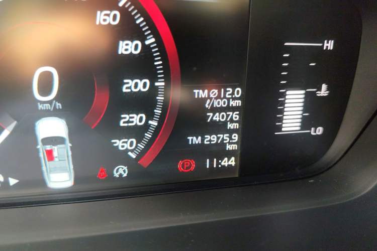 Used Volvo S90 2018 T4 Zhiyuan Edition Odometer Close Up