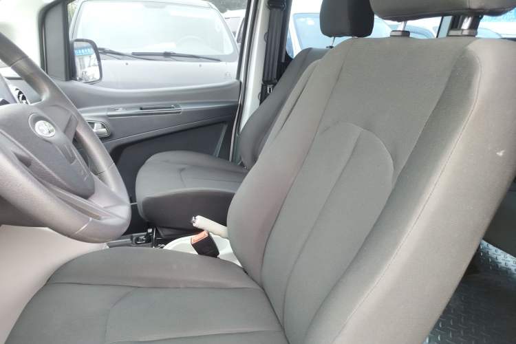 Used JAC Refine M3 2022 PLUS Standard Model 1.5T
