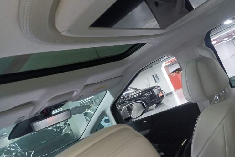 Used XPeng X9 2024 702 Ultra-Long Range Max
