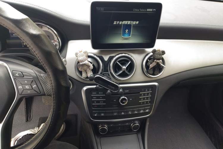 Used Mercedes-Benz GLA 2016 GLA 220 4MATIC Fashion Edition Audio And AC Panel