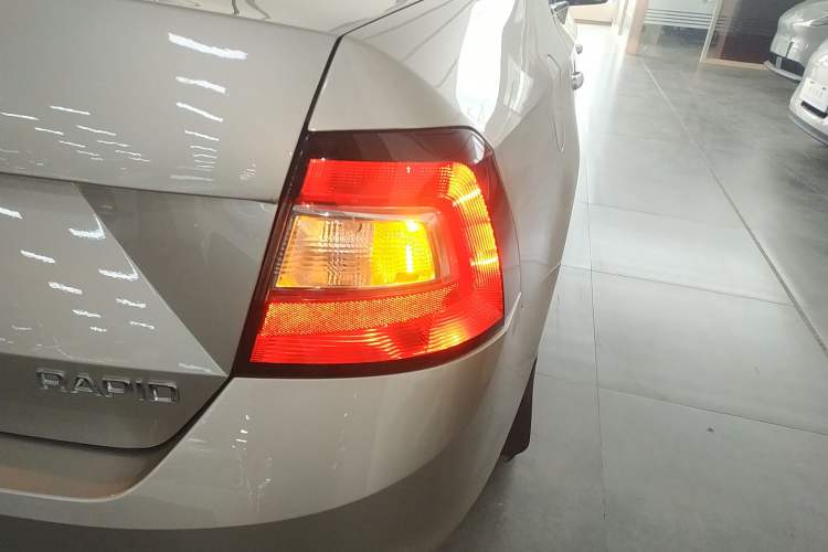 Used Skoda Rapid 2019 1.5L Automatic Comfort Edition China VI Standard