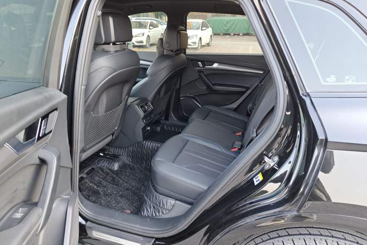 Used Audi Q5L 2024 40 TFSI Fashion Dynamic Model Left Rear Seat