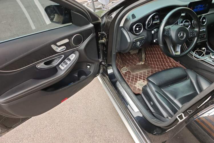 Used Mercedes-Benz C-Class 2018 C 200 L Sport Edition Driver Seat