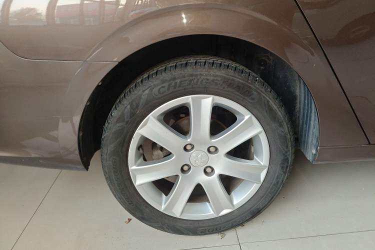 Used Peugeot 301 2017 1.6L Automatic Luxury Edition Right Rear Wheel Hub