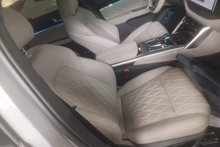 Used BYD Tang New Energy 2025 DM-i 115KM Prestige Model Right Front Seat