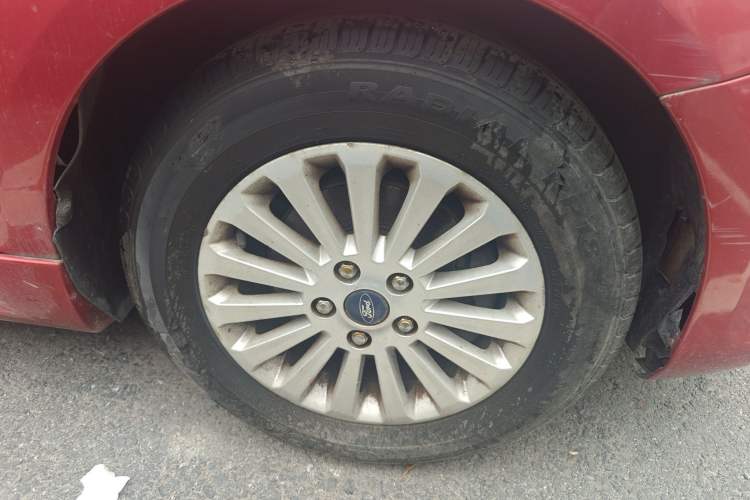 Used Ford Focus 2013 Hatchback Classic 1.8L Automatic Fashion Edition
