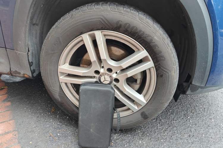 Used Mercedes-Benz GLB 2021 GLB 200 Dynamic Edition Right Front Wheel Hub