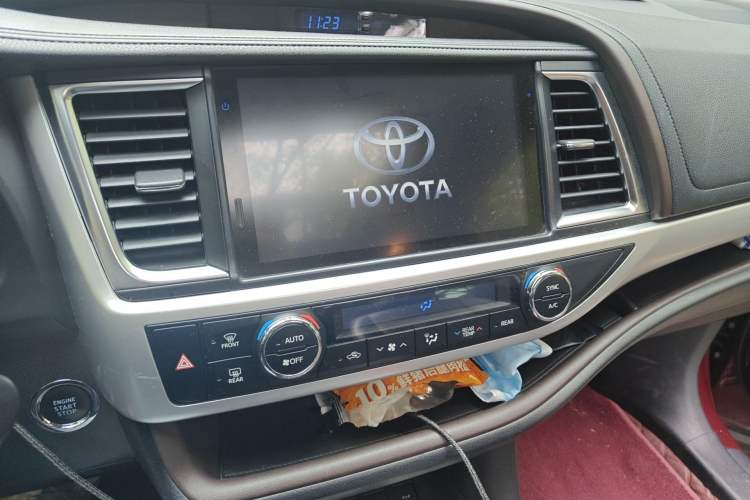 Used Toyota Highlander 2018 2.0T Four-Wheel Drive Prestige Version 7 Seats China VI Standard
