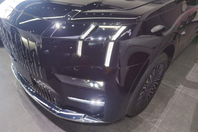 Used Zeekr 009 2024 Six-Seat Executive Version 4WD 108 kWh
