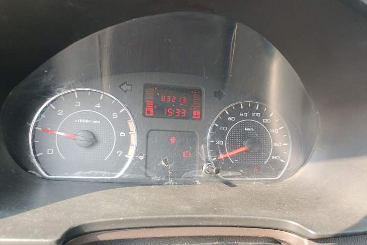 Used Wuling Hongguang V  Odometer Close Up