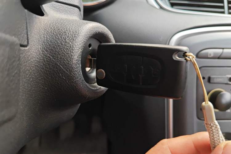 Used Peugeot 308 2014 Enjoy Edition Classic 1.6L Manual YouShang Model Vehicle Key