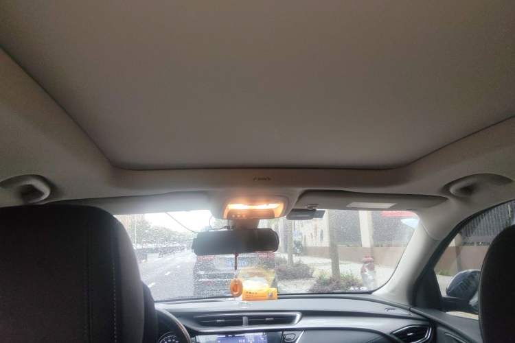 Used Buick Encore GX 2022 332T CVT Two-Wheel Drive Luxury Version Headliner