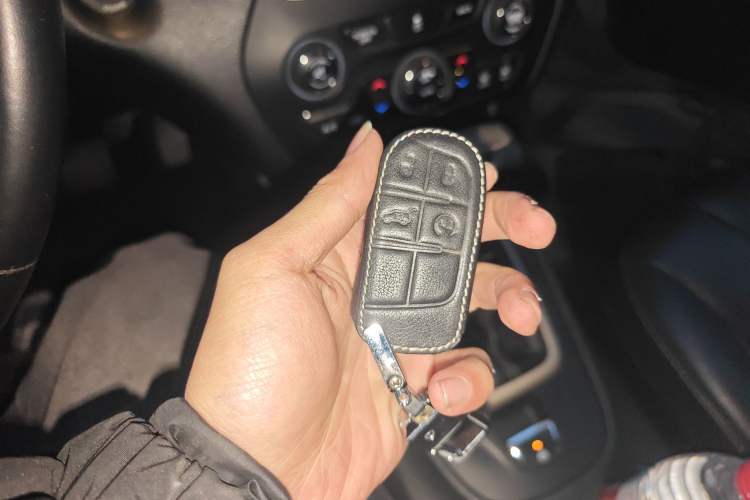 Used Jeep Cherokee 2014 2.4L Luxury Edition