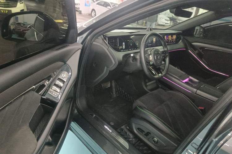 Used VOYAH FREE 2025 318 318 km Rear-Drive Touring Edition