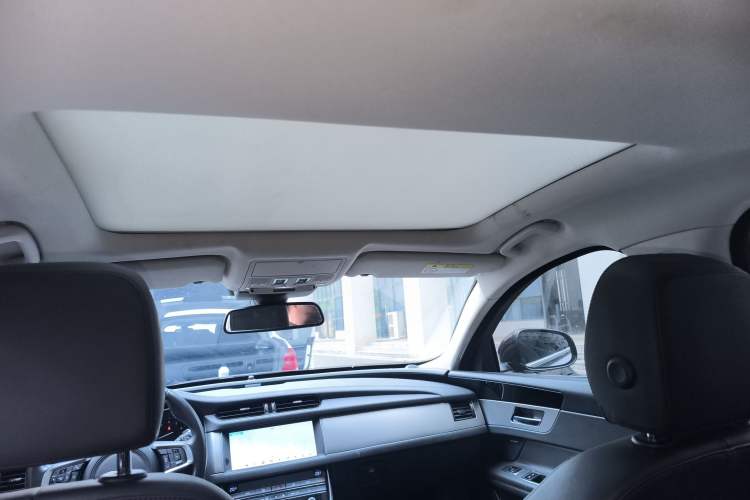 Used Jaguar XFL 2020 XFL 2.0T P200 Two-Wheel-Drive Windflower Edition Headliner