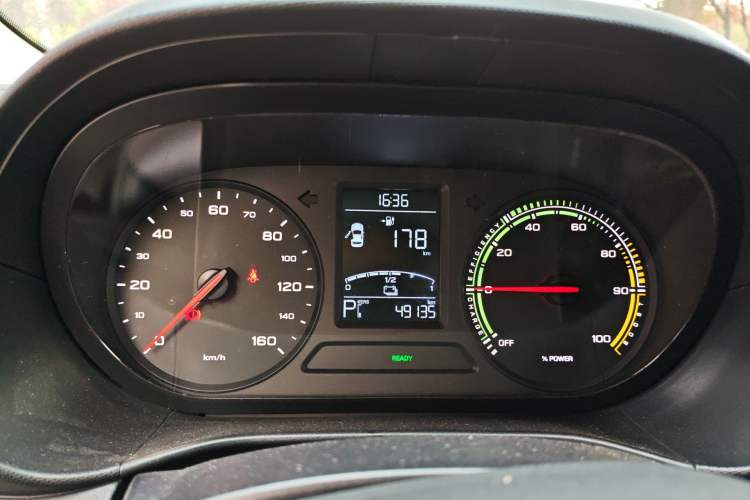 Used Roewe Clever 2021 302 km New Four-Seater Super-Efficient Version