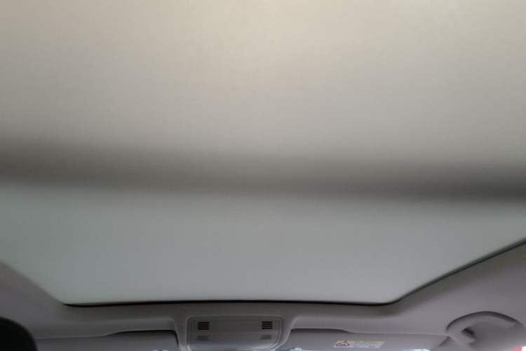 Used Volkswagen Tayron 2024 300TSI Two-Wheel-Drive Luxury Plus Advanced Version Headliner